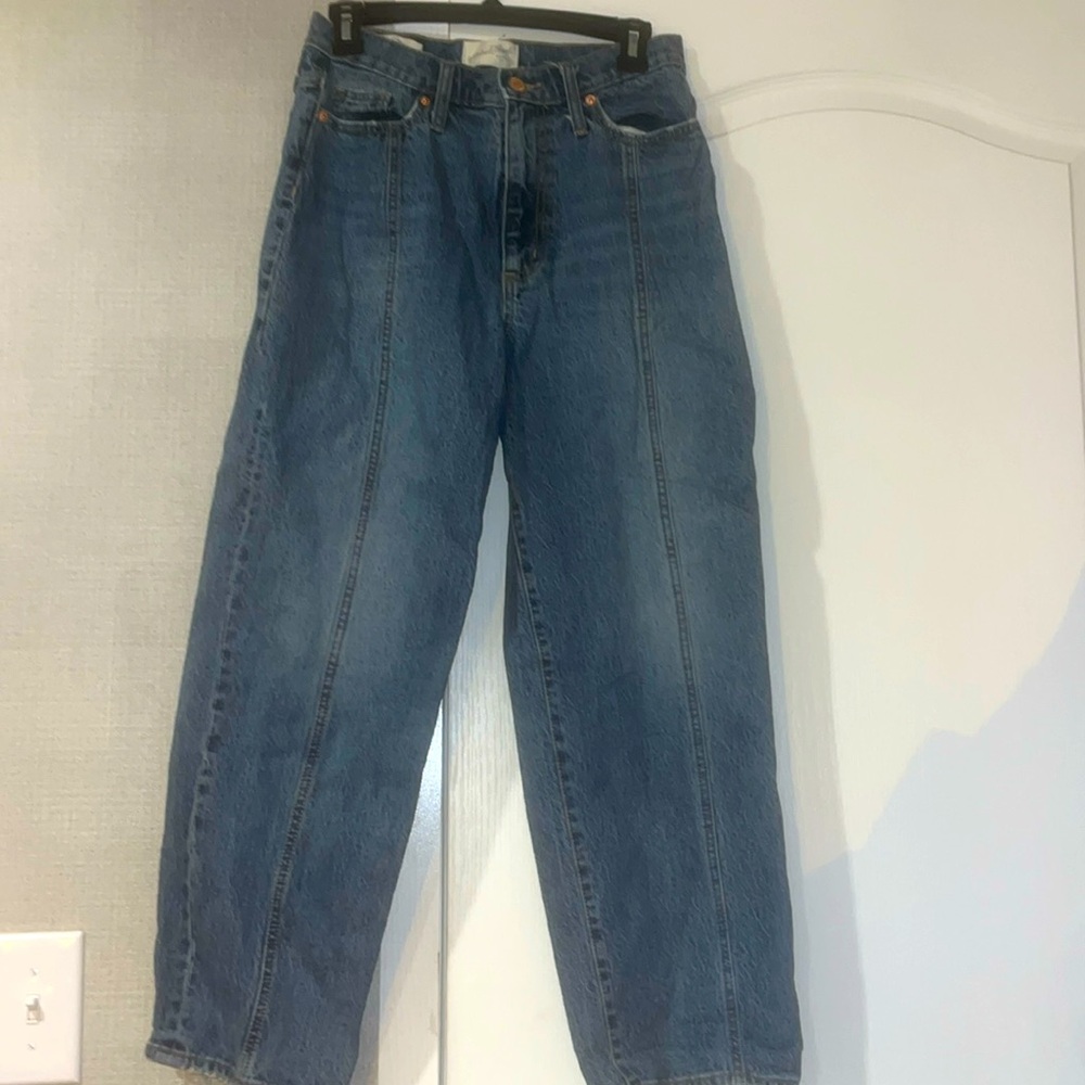 -Straight Leg Jeans